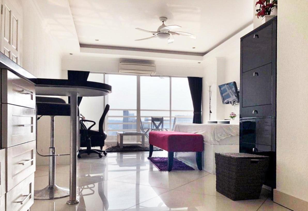 Vtsix At View Talay 6 Hotell Pattaya Exteriör bild