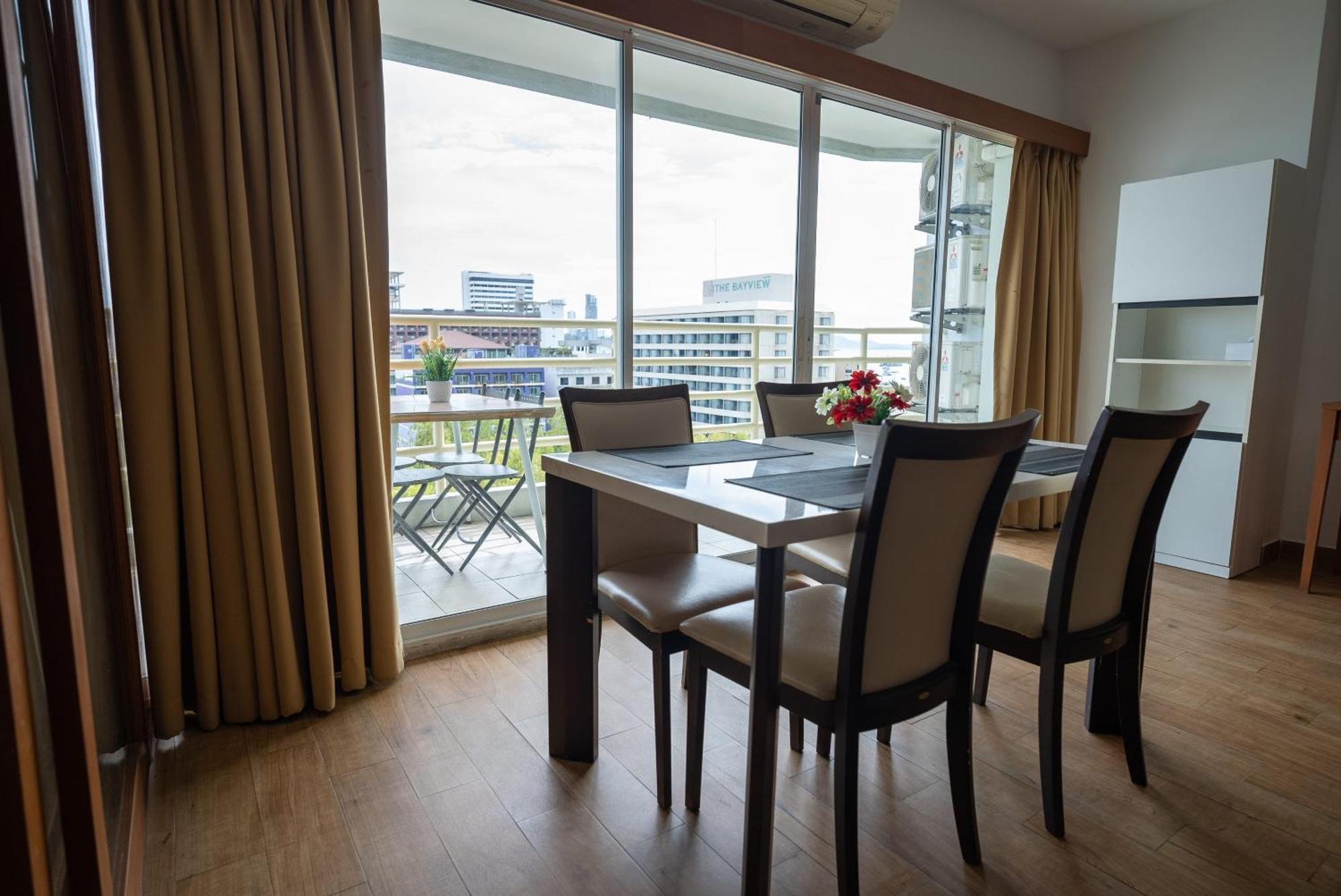 Vtsix At View Talay 6 Hotell Pattaya Exteriör bild