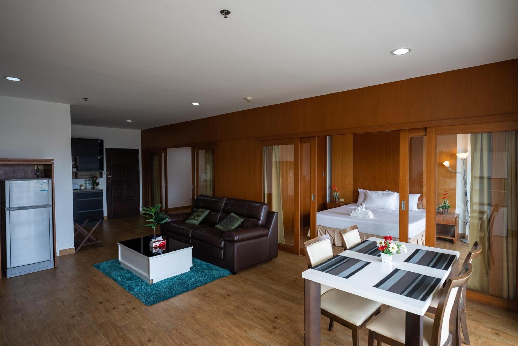 Vtsix At View Talay 6 Hotell Pattaya Exteriör bild