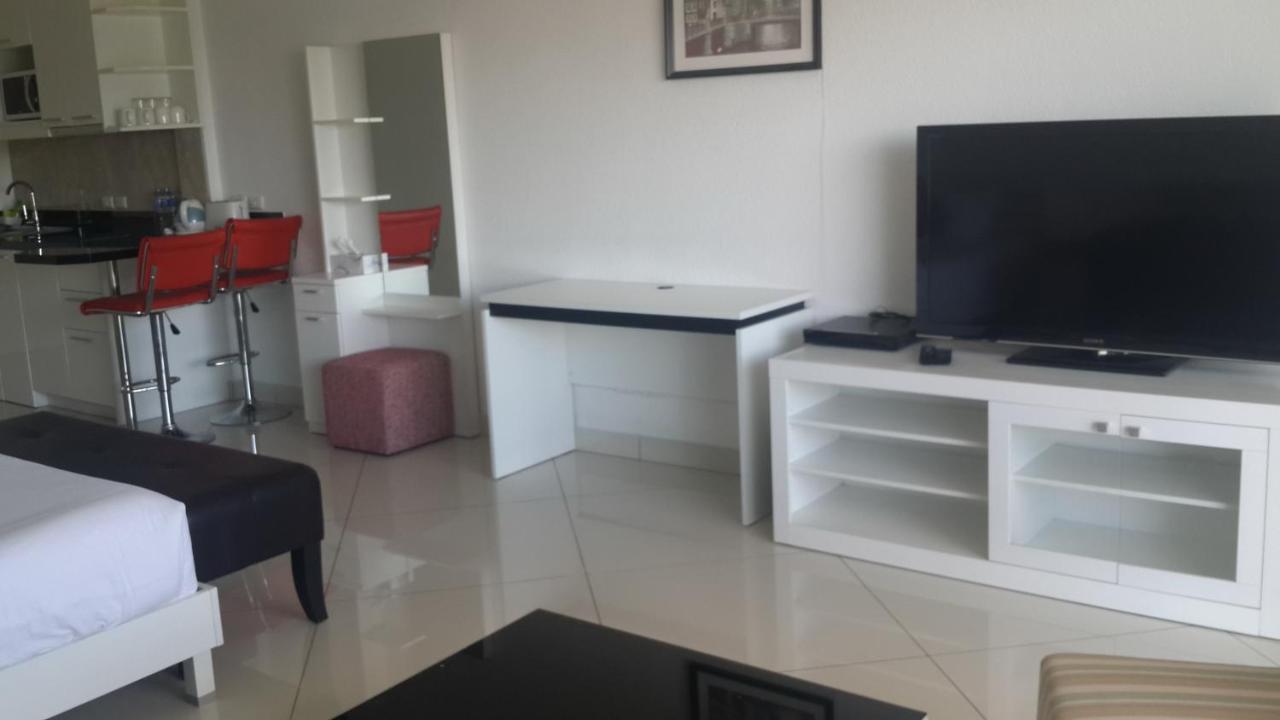 Vtsix At View Talay 6 Hotell Pattaya Exteriör bild