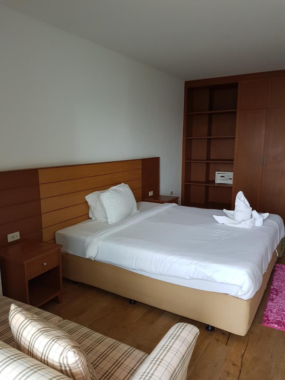 Vtsix At View Talay 6 Hotell Pattaya Exteriör bild