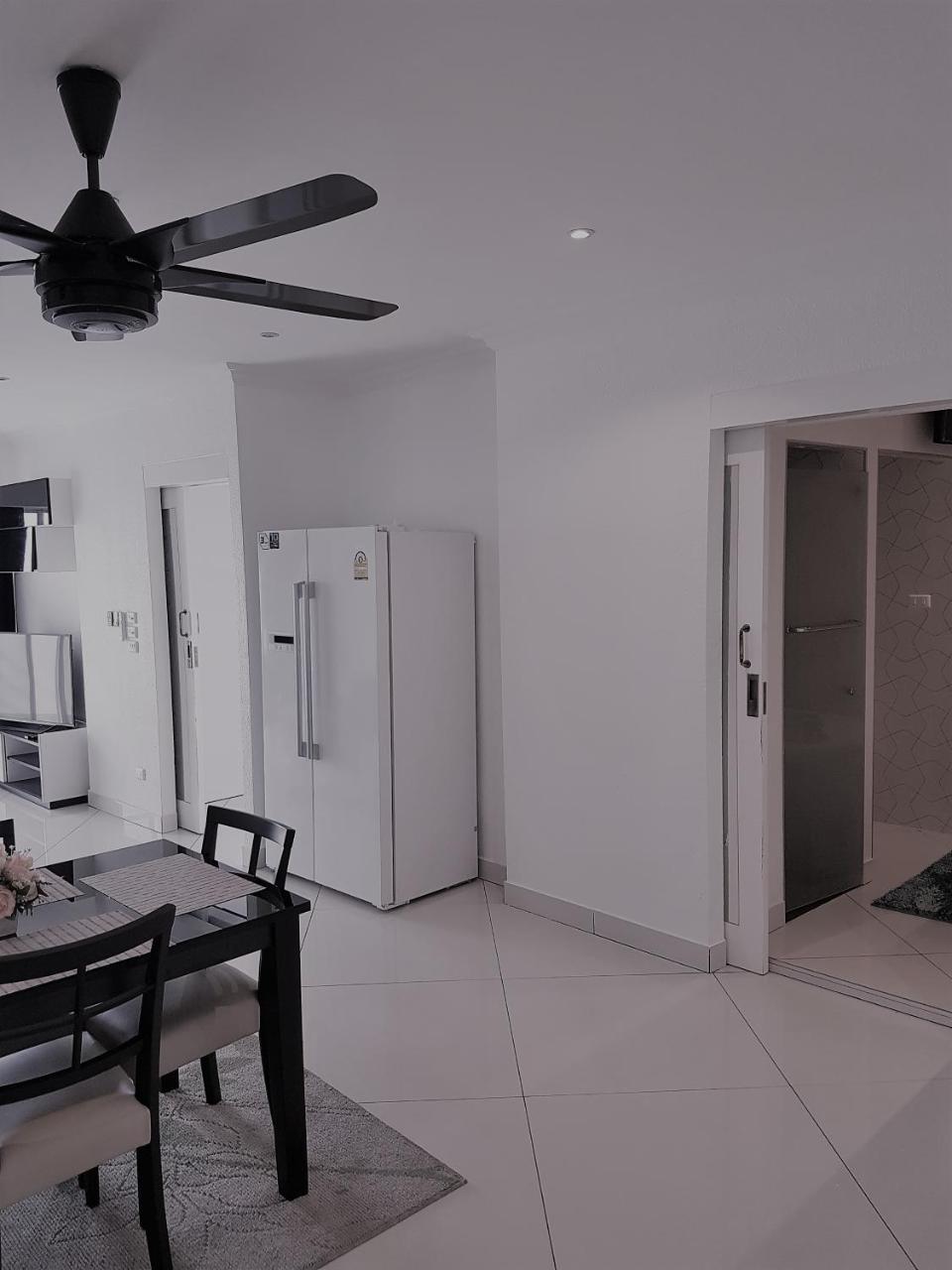 Vtsix At View Talay 6 Hotell Pattaya Exteriör bild